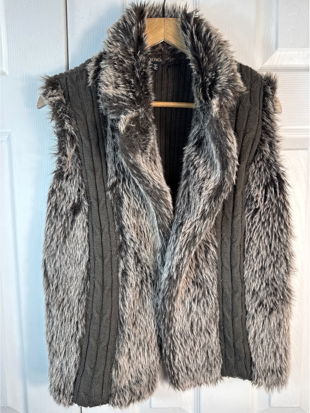 XOXO Women's Faux Fur and Knit Vest XL Gray Black